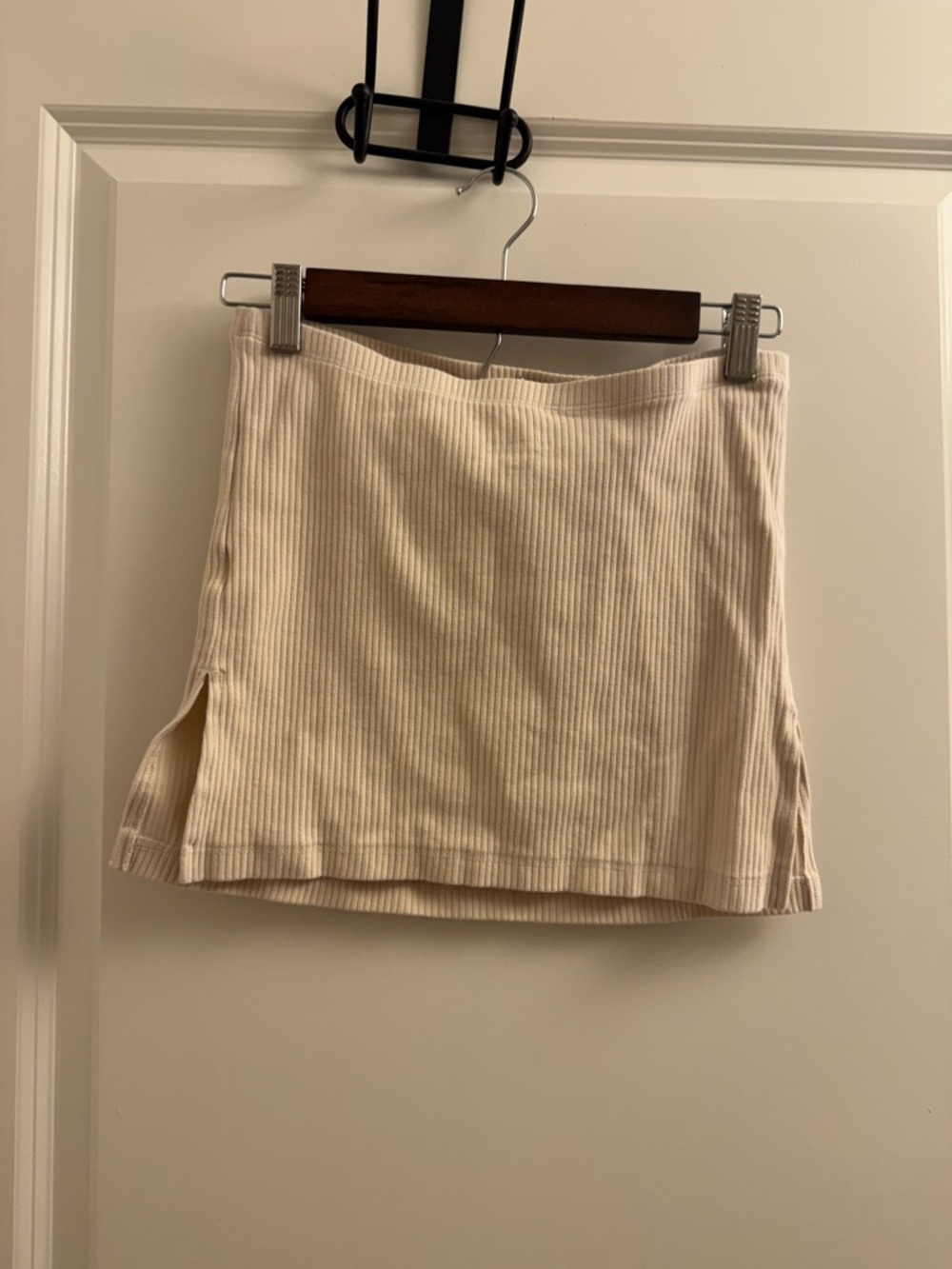 American Eagle Outfitters Cream Ribbed Mini Skirt with Side Slits